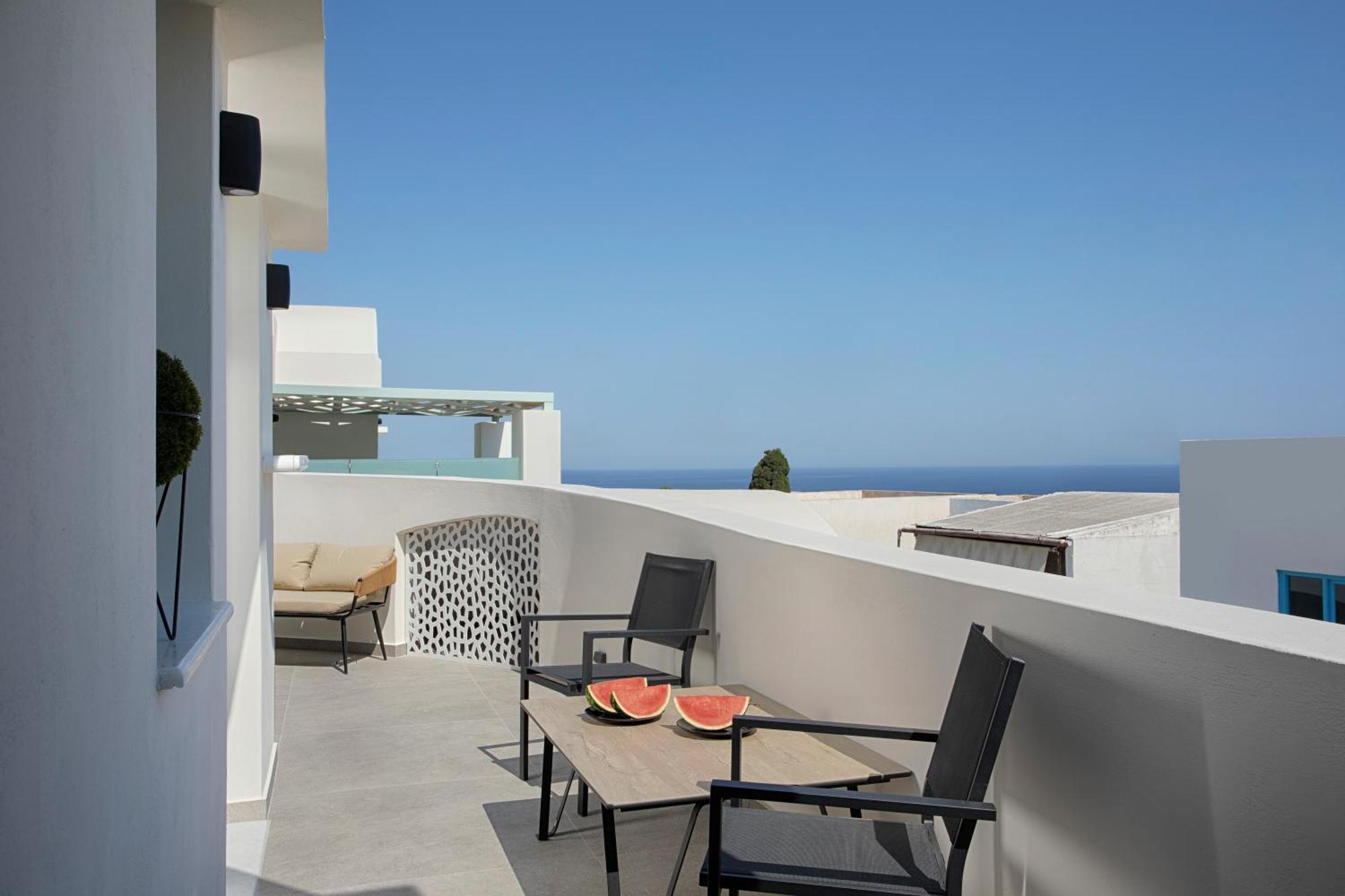 New Villa Katerina - 6 Villas & 6 Private Jacuzzi Emporio  Экстерьер фото